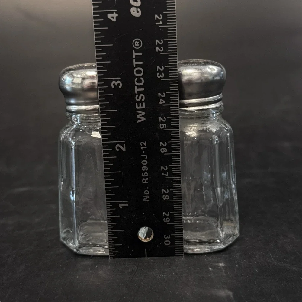 Clear‎ Glass Salt & Pepper Shaker Set w Stainless Steel Lids Marked B